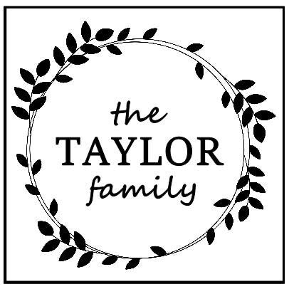 Easel Sign: Personalized Nature Wreath Family Name