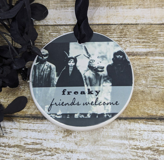 Sign: Halloween, Freaky Friends