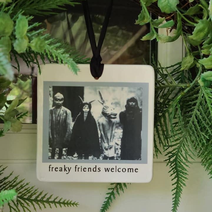 Sign Ceramic Freaky Friends Sign - different sizes to choose from