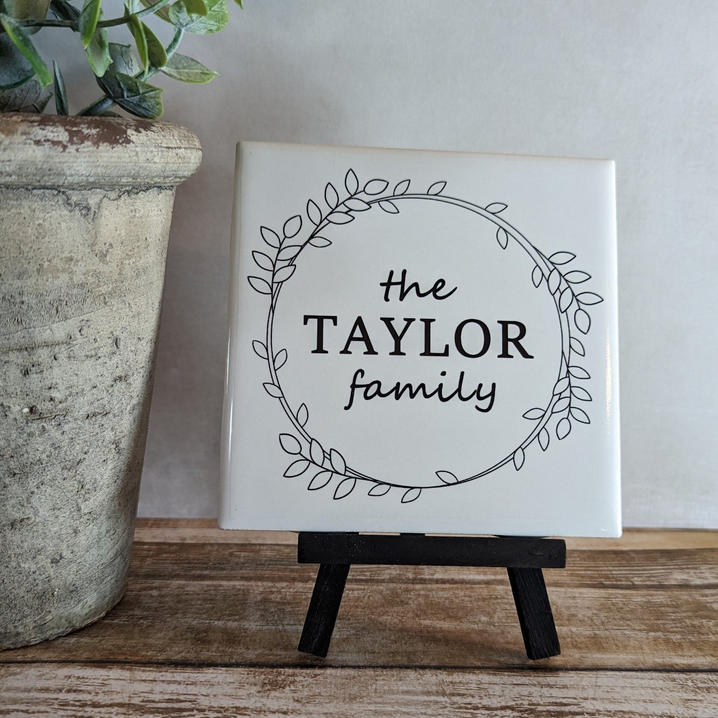 Easel Sign: Personalized Nature Wreath Family Name