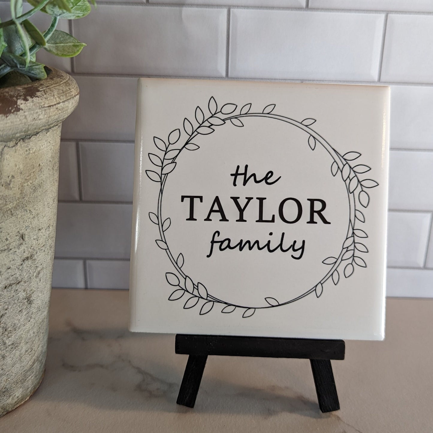 Easel Sign: Personalized Nature Wreath Family Name
